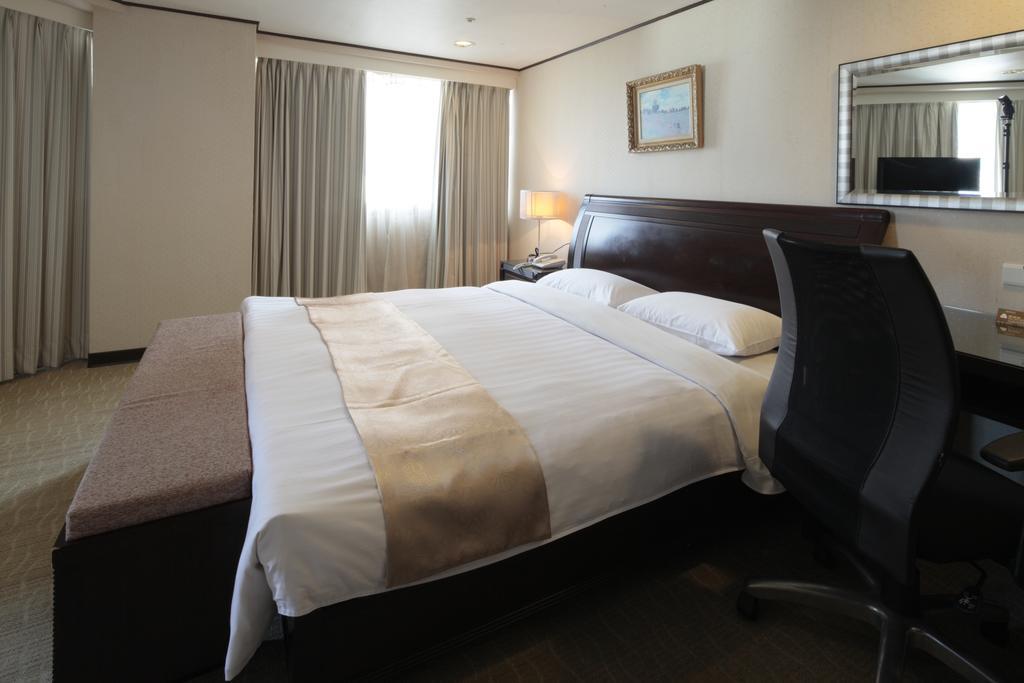 Lincoln Hotel Tainan Exterior foto